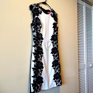 NWOT / BETSEY JOHNSON shell midi dress with lace appliques